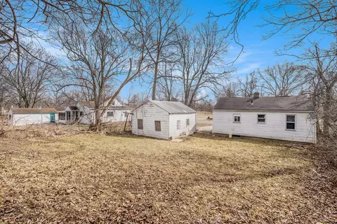 Exterior - 933 E Foss Ave, Flint, MI 48505 photo 1 of 2