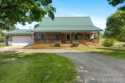 875 E Sager Rd, Hastings, MI 49058