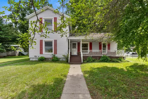228 E Bacon St, Hillsdale, MI 49242