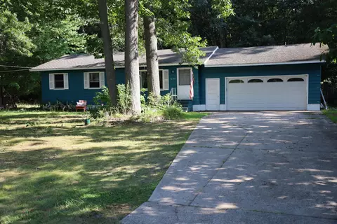 16154 Gary Ave, Grand Haven, MI 49417