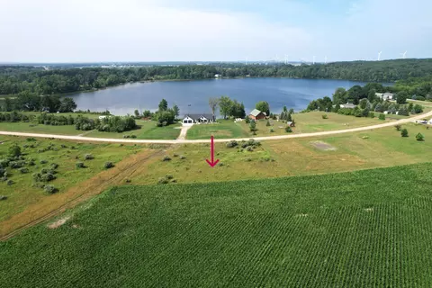 w waters edge drive, Scottville, MI 49454
