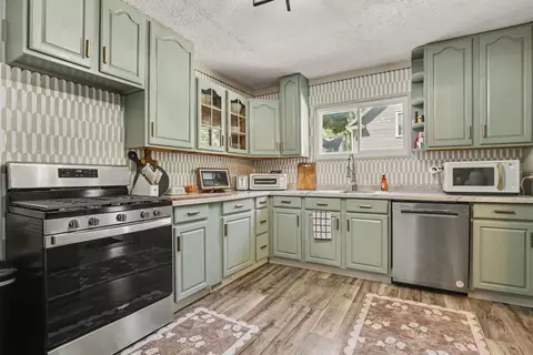 Kitchen - 217 E Liberty St, Belding, MI 48809 photo 2 of 3