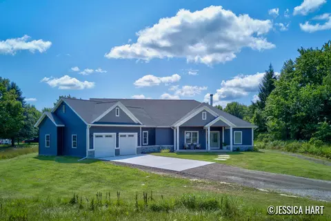 9120 Whittall St NE, Rockford, MI 49341