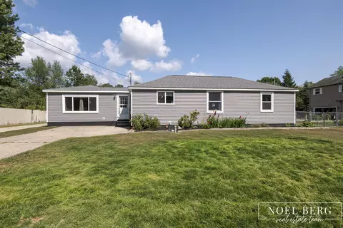 1104 S Drent Rd, Muskegon, MI 49442