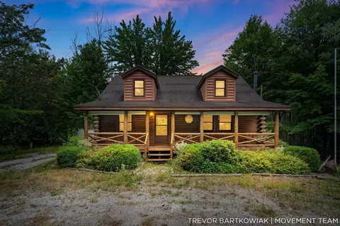 17708 120th Ave, Nunica, MI 49448
