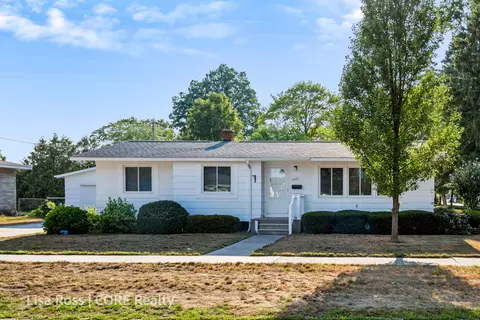 3155 Lindland Rd, Muskegon, MI 49441