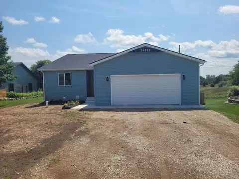 14869 Hilltop Dr, Cement City, MI 49233