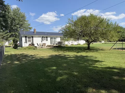 Exterior - 460 3rd St, Sunfield, MI 48890 photo 4 of 5