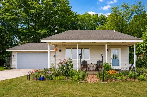 3608 45th St, Hamilton, MI 49419