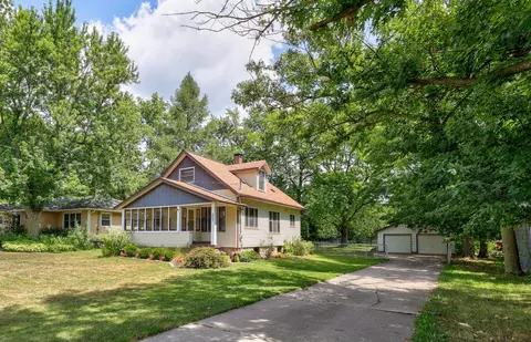 357 N State St, Zeeland, MI 49464