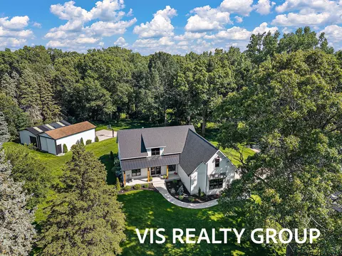 15762 Pruin St, Spring Lake, MI 49456