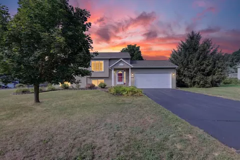 2850 Bark Ct #17, Cedar Springs, MI 49319