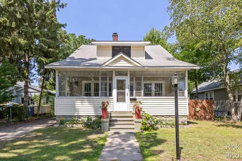 2246 Harding Ave, Muskegon, MI 49441