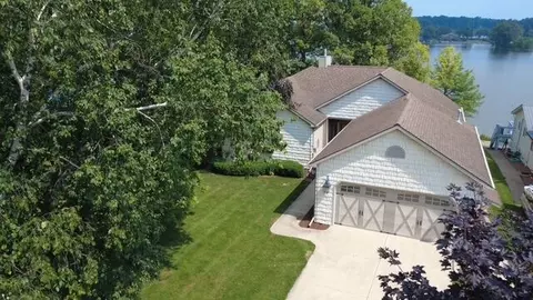 4240 Dawn Dr, Hillsdale, MI 49242