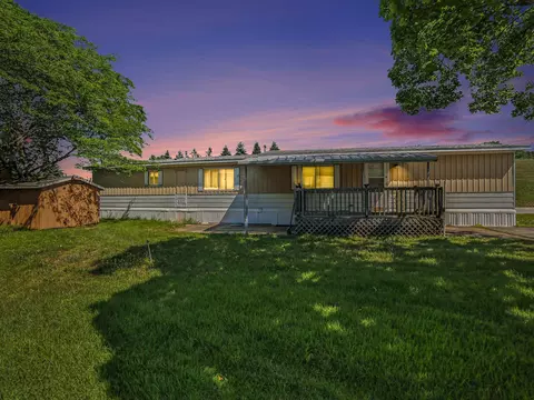 2937 Lena Dr, Ludington, MI 49431