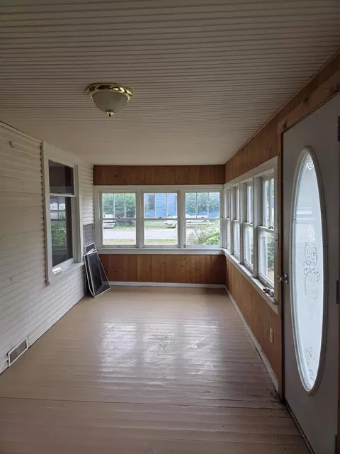 502 S Main St, Crystal, MI 48818 photo 12