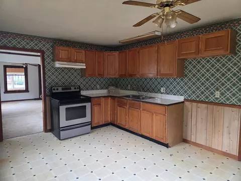 502 S Main St, Crystal, MI 48818 photo 3