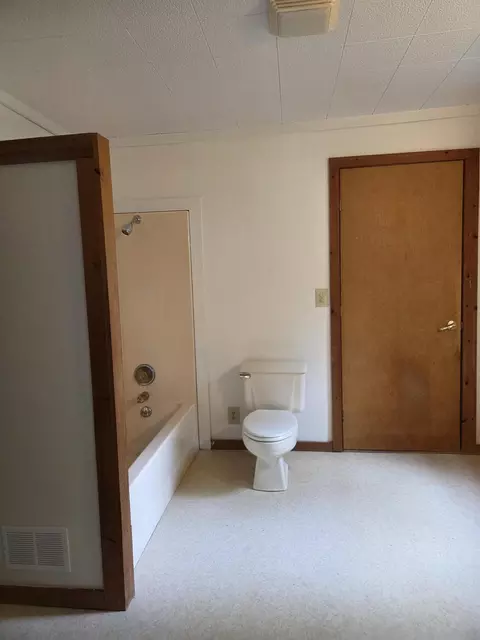 502 S Main St, Crystal, MI 48818 photo 8