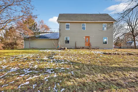 2328 Dean Lake Ave NE, Grand Rapids, MI 49505