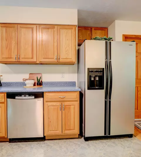 Kitchen - 884 Nadeau Dr, Pullman, MI 49450 photo 5 of 6