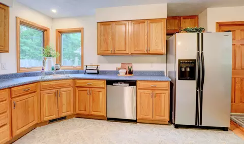 Kitchen - 884 Nadeau Dr, Pullman, MI 49450 photo 2 of 6