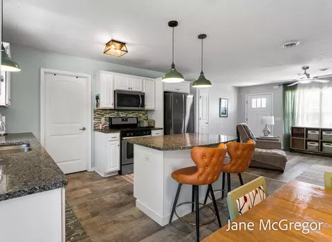 Kitchen - 13820 E Harmony Ct NE, Sparta, MI 49345 photo 5 of 9