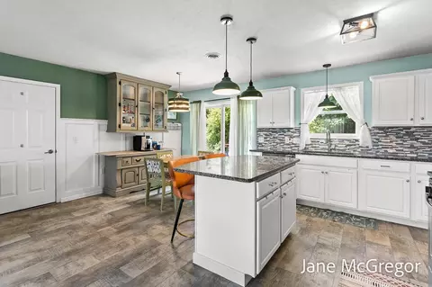 Kitchen - 13820 E Harmony Ct NE, Sparta, MI 49345 photo 6 of 9