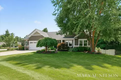 5705 Kenstyn Dr SW, Wyoming, MI 49418