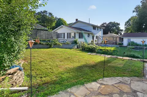 Exterior - 2208 1st St, Jackson, MI 49203 photo 9 of 11