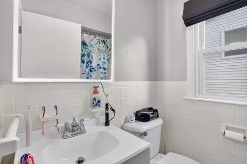 Bath - 2208 1st St, Jackson, MI 49203 photo 1 of 3