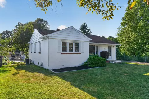 Exterior - 2208 1st St, Jackson, MI 49203 photo 11 of 11