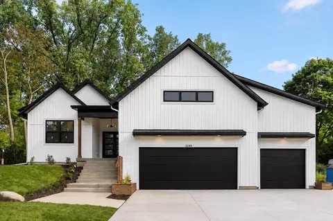 3245 Midland Dr SE, Grand Rapids, MI 49546