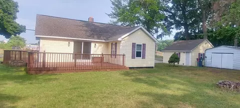 1809 Lindberg Dr, Muskegon, MI 49441