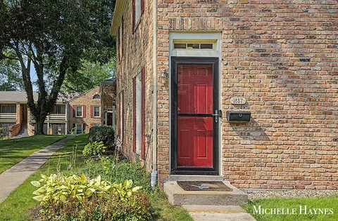 1857 Georgetown Dr SE #16, Grand Rapids, MI 49506
