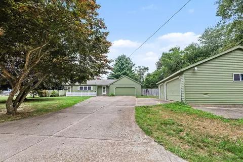 1778 52nd St SW, Wyoming, MI 49519