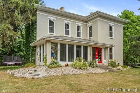 Exterior - 404 E Main St, Ionia, MI 48846 photo 2 of 9