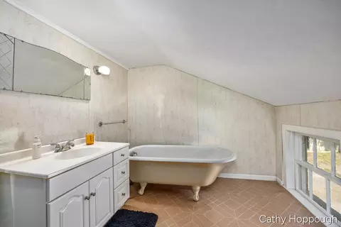 Bath - 404 E Main St, Ionia, MI 48846 photo 3 of 3