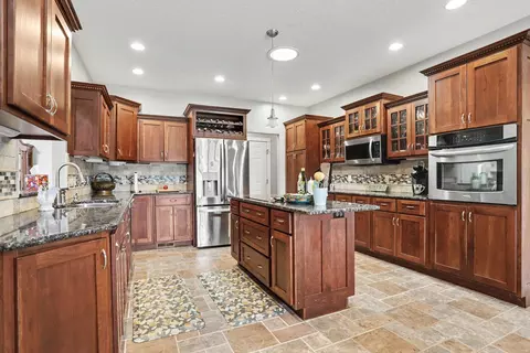Kitchen - 765 Cornell Rd, Coldwater, MI 49036 photo 2 of 4