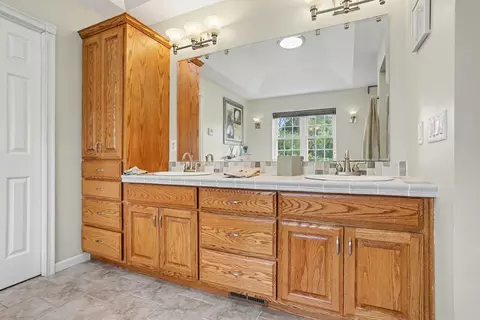 Bath - 765 Cornell Rd, Coldwater, MI 49036 photo 2 of 5