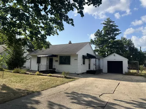 1809 Fulton St, Kalamazoo, MI 49001