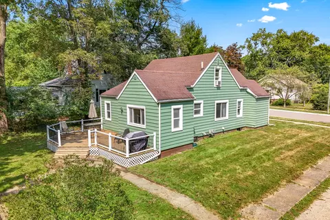 98 Westwood St, Hillsdale, MI 49242