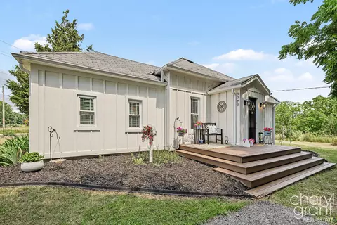 3373 Fillmore St, Jenison, MI 49428