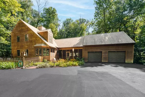 10121 W R Ave, Mattawan, MI 49071