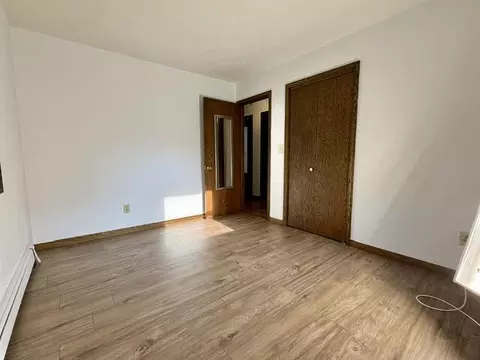 Bedroom - 711 E North Dr, Marshall, MI 49068 photo 2 of 2