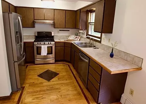Kitchen - 711 E North Dr, Marshall, MI 49068 photo 3 of 3
