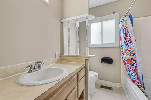 Bath - 2117 Cogswell Dr, Lansing, MI 48906 photo 1 of 2