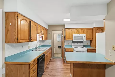 Kitchen - 2117 Cogswell Dr, Lansing, MI 48906 photo 1 of 1