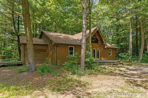 6558 102nd Ave, South Haven, MI 49090