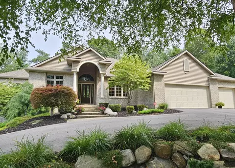 112 Stonehenge Dr SW, Grandville, MI 49418