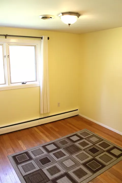 Bedroom - 3444 E Pineview Dr, Dexter, MI 48130 photo 2 of 4